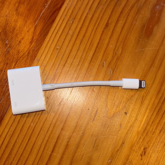 Apple Lightning Digital AV Adapter - Lightning to HDMI - Picture 1 of 7